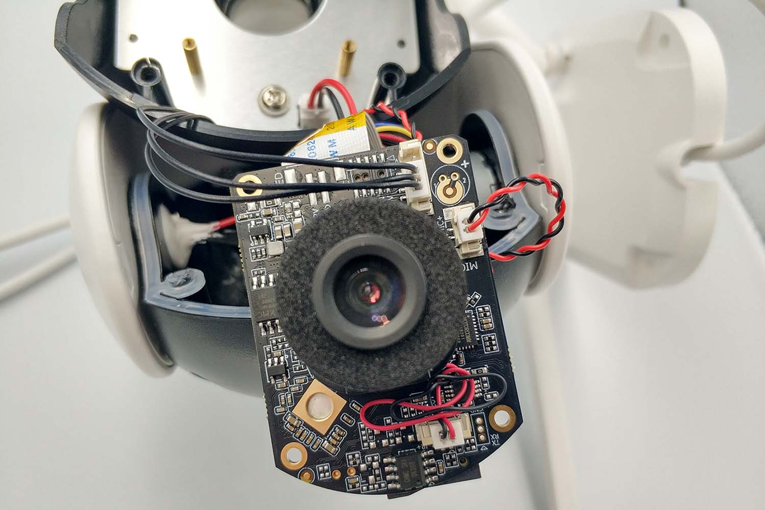 /ar/application-showcase/qibr-precision-bearings-for-ptz-camera